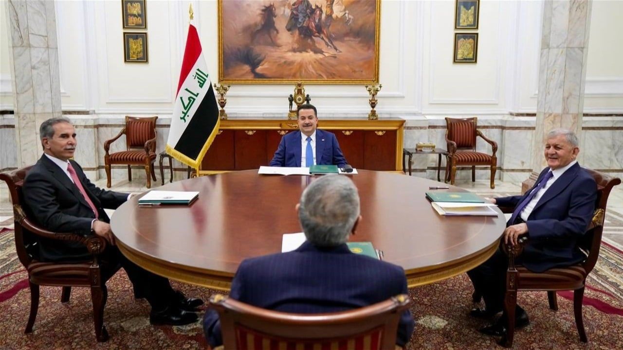 رئيس الجمهورية يخاطب رئيسي الوزراء والقضاء الاعلى بشأن وثيقة ضمانات اجراء انتخابات نزيهة