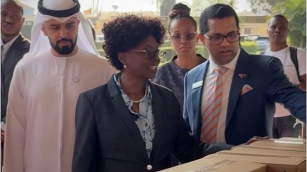 «دوكتور» المشروع الطبي البحري الإماراتي يُقدّم دعماً دوائياً حيوياً لأنغولا