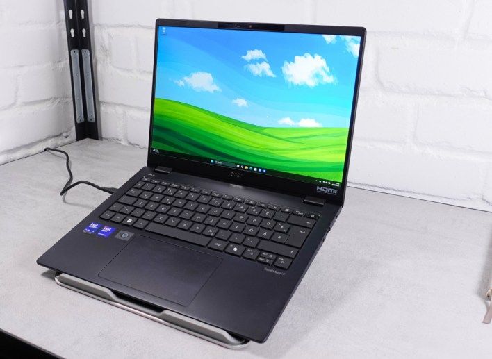 تكنولوجيا: ميزات ذكية بجهاز Acer TravelMate P6 تتألق في الاستخدام اليومي