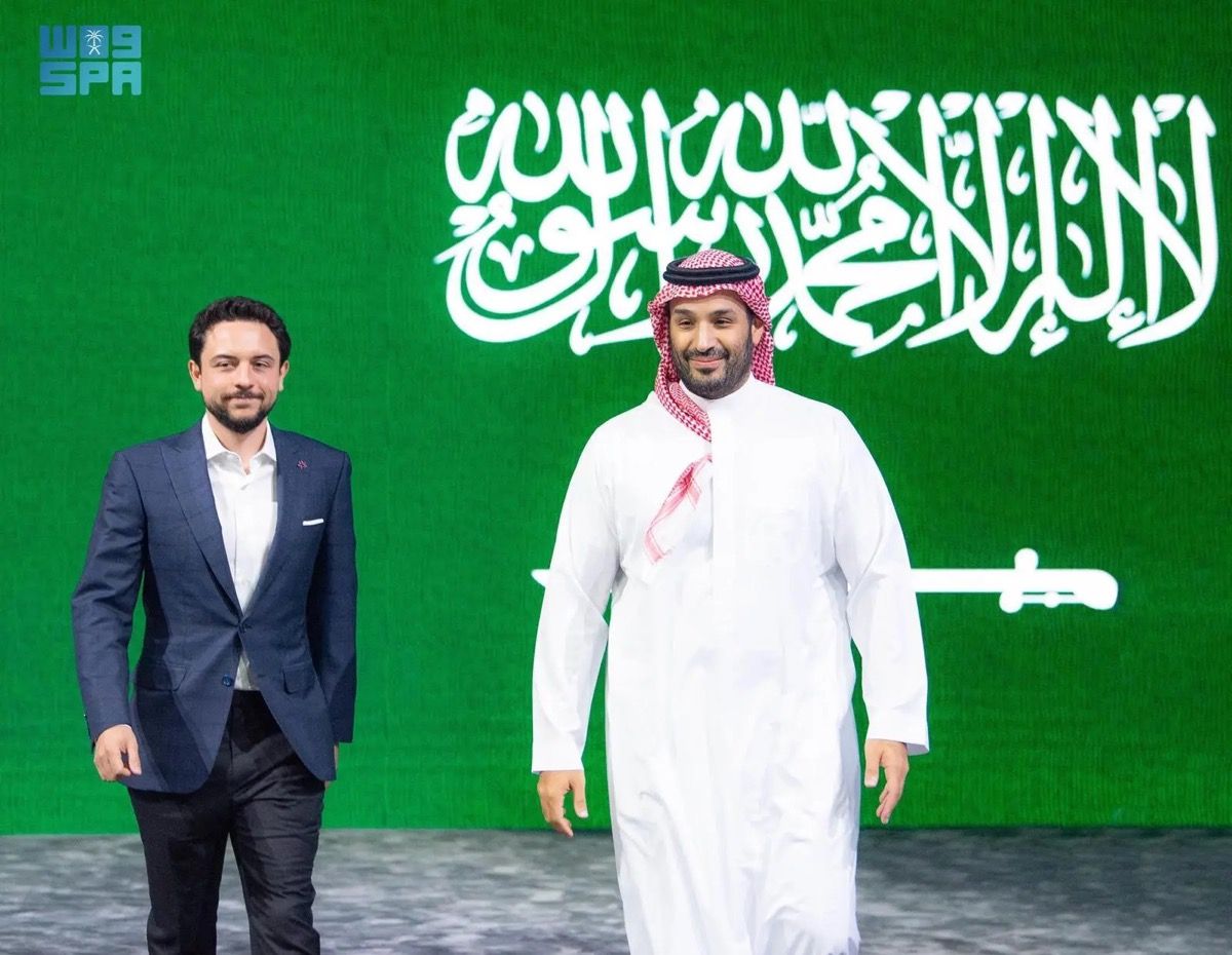 ولي العهد السعودي يتوّج أبطال العالم في كأس الرياضات الإلكترونية 2025