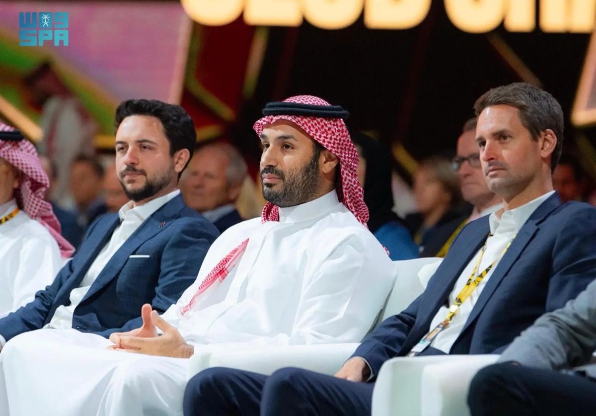 ولي العهد السعودي يتوّج أبطال العالم في كأس الرياضات الإلكترونية 2025