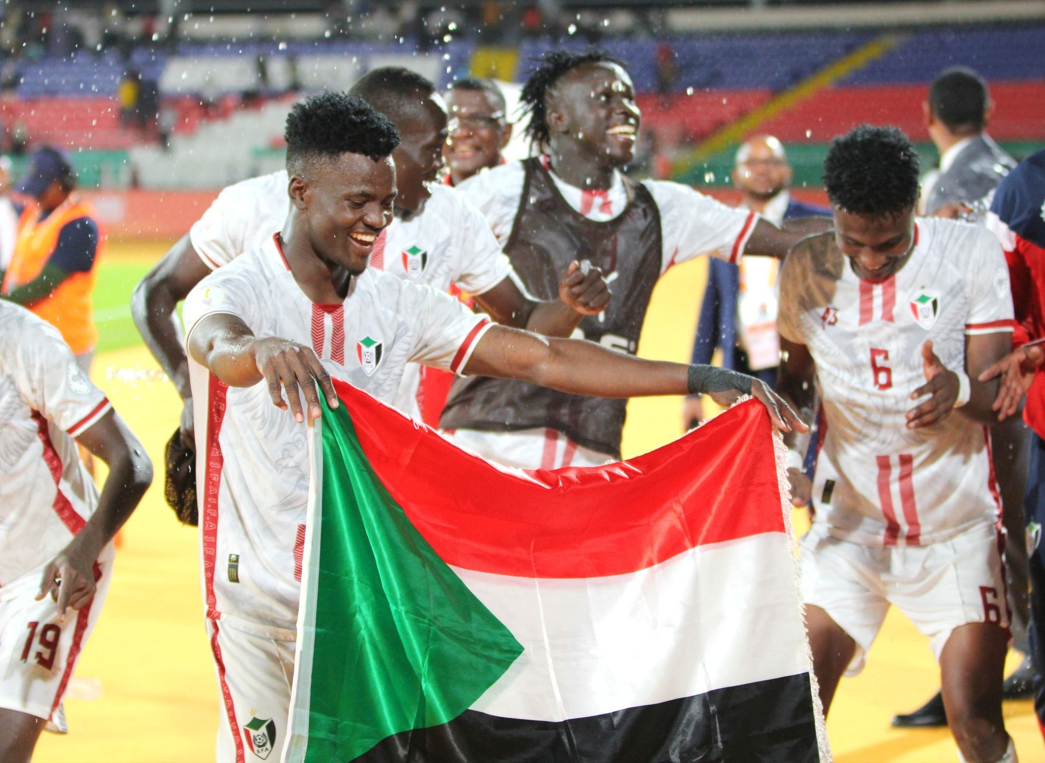 والي نهر النيل يهنئ المنتخب الوطني بالتأهل لنصف النهائي في بطولة الامم الافريقية للمحليين (الشان)