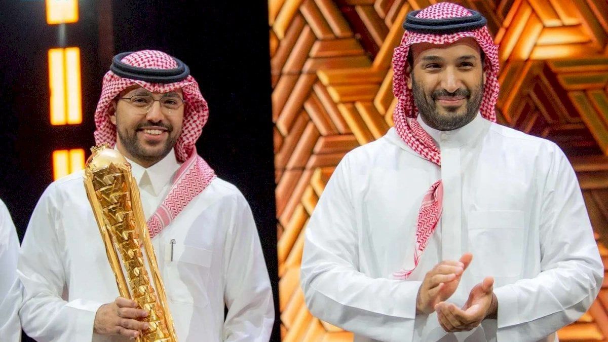 ولي العهد السعودي يتوّج أبطال العالم في كأس الرياضات الإلكترونية 2025