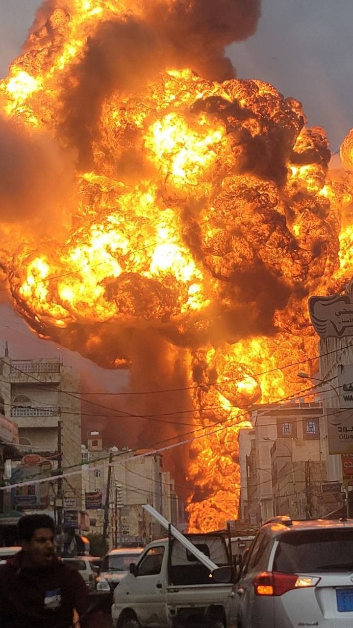 بالصور: اليمن: قتيلان وجرحى بغارات إسرائيلية