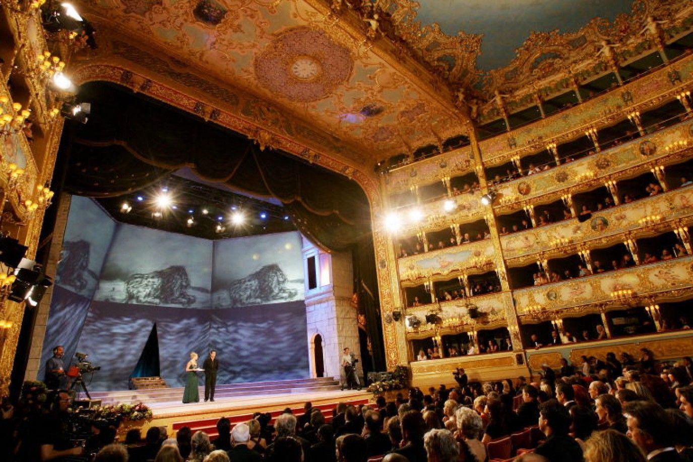مهرجان فينيسيا السينمائي 2025: كل ما تحتاج معرفته عن الدورة الـ82