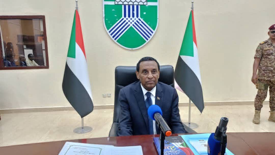 رئيس الوزراء يلتقي أعضاء لجنة أمن ولاية الخرطوم ويشيد بالتنسيق المشترك بين الأجهزة الأمنية