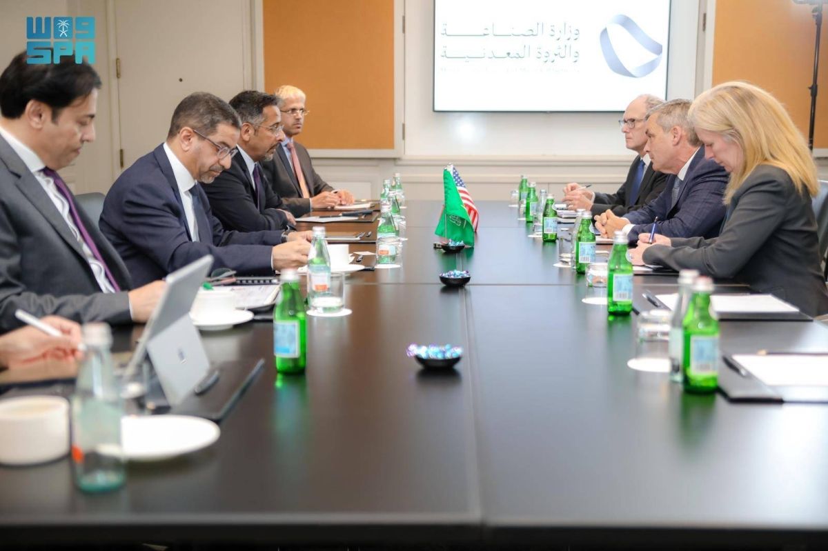 وزير الصناعة يناقش مع شركات أمريكية فرص الاستثمار