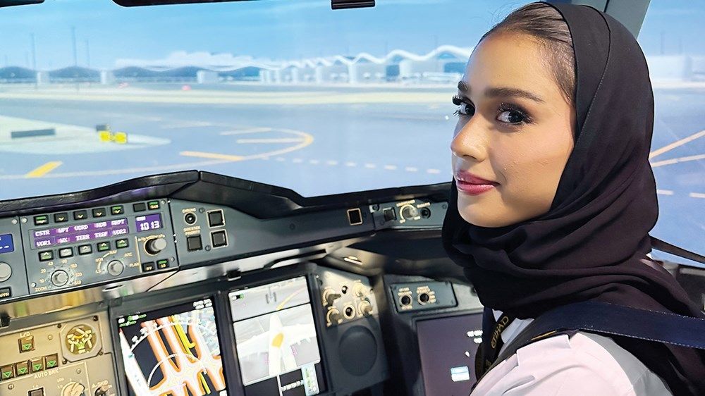 إماراتيات يتألقن في قطاعات الطيران والهندسة والتكنولوجيا
