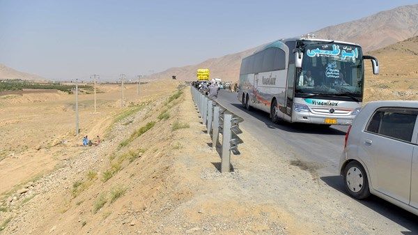 عشرات القتلى والمصابين بانقلاب حافلة بأفغانستان