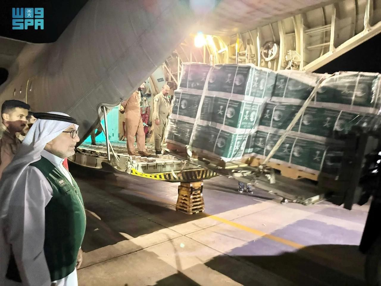 مطار العريش يستقبل الطائرة الإغاثية السعودية رقم 60 لدعم غزة