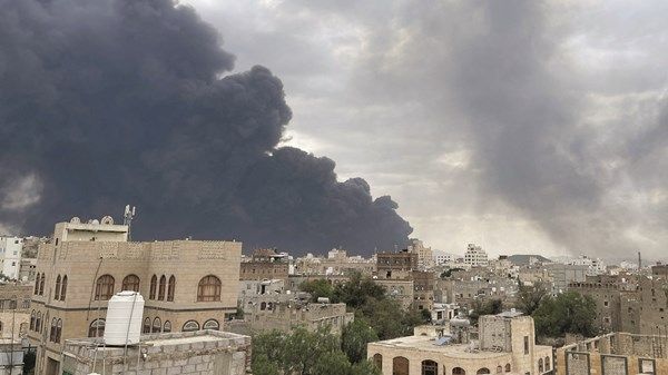 انفجارات عنيفة تهز صنعاء