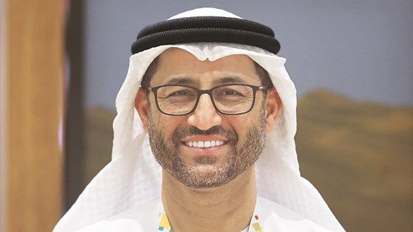 «صقّاري الإمارات» يُحلّق بزوّار «أبوظبي الدولي للصيد والفروسية» لمشاهدة جمال تراث الدولة
