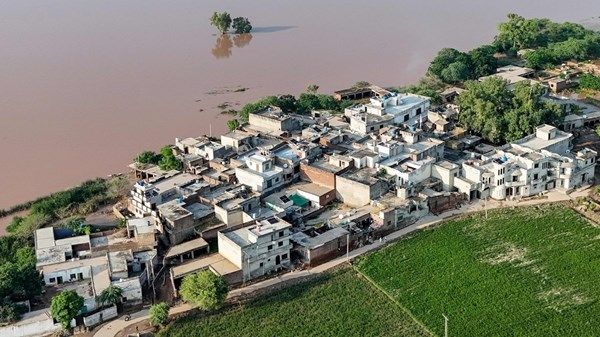 الفيضانات تودي بحياة 33 شخصاً في باكستان