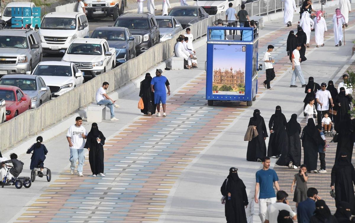 «ممشى الضباب» بالنماص.. وجهة جبلية تعانق الغيم وتستقطب الزوار