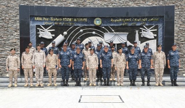 قائد القوات البحرية يبحث مع رئيس أركان القوات البحرية الملكية السعودية تعزيز التعاون العسكري
