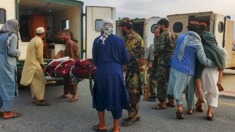 ضحايا زلزال باكستان أكثر من 1000 قتيل (فيديو)