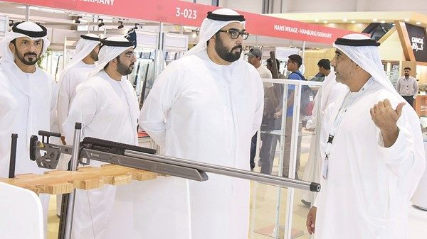ولي عهد أم القيوين يزور «أبوظبي الدولي للصيـد والفروسية 2025»