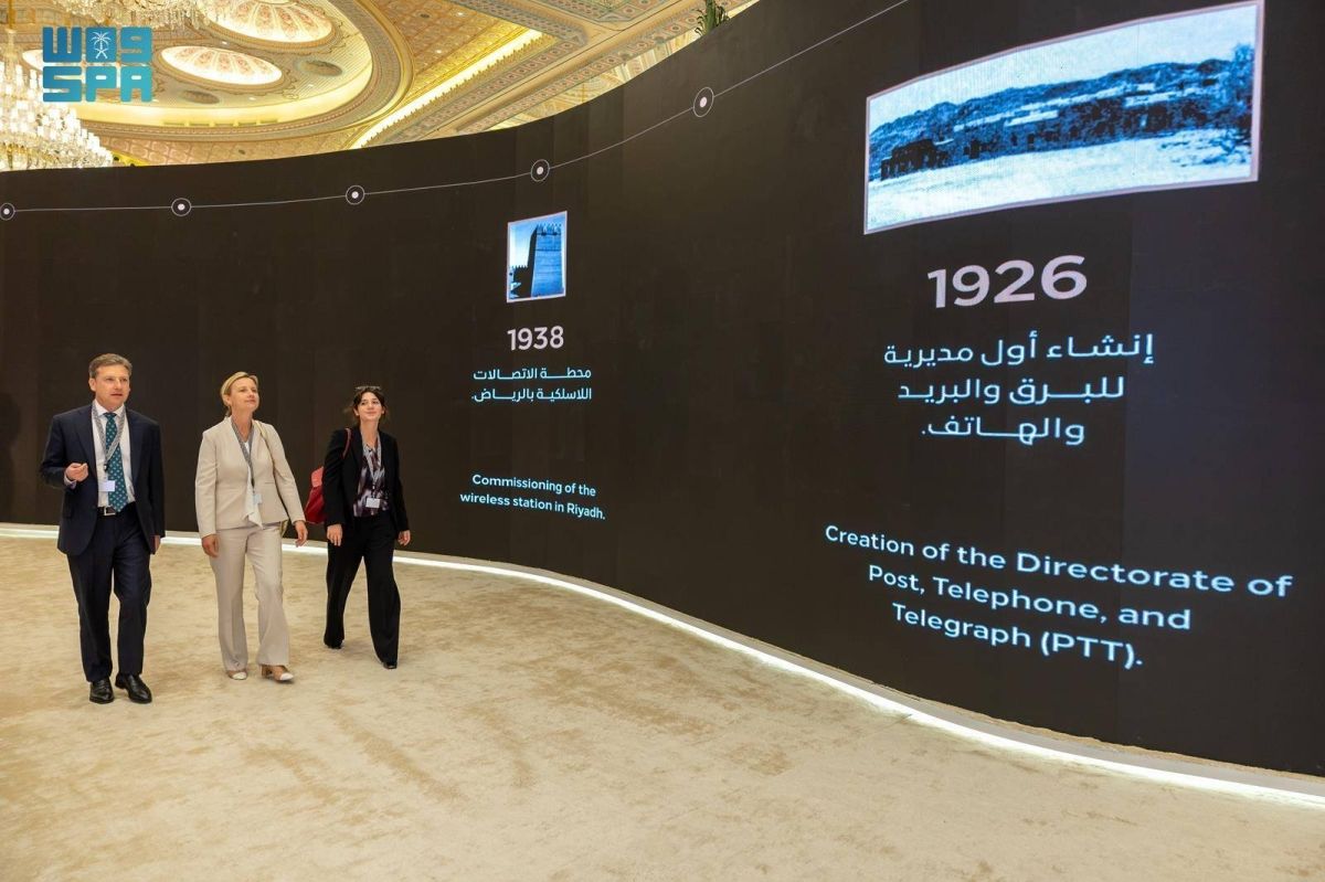 من 1925 إلى 2025: «الجسر الرقمي» يروي التحول التقني في المملكة عبر «واحة الإعلام»