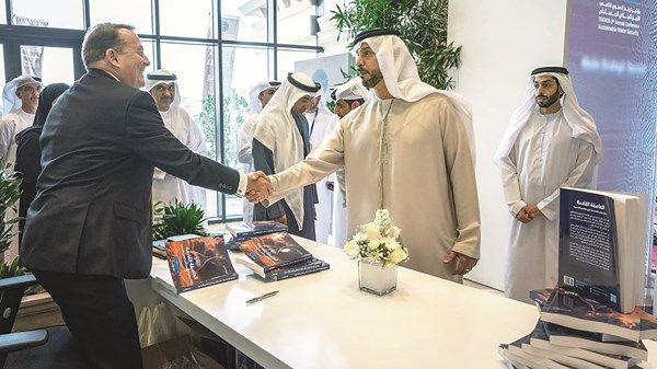إطلاق النسخة العربية من «العاصفة القادمة» للسير ليام فوكس