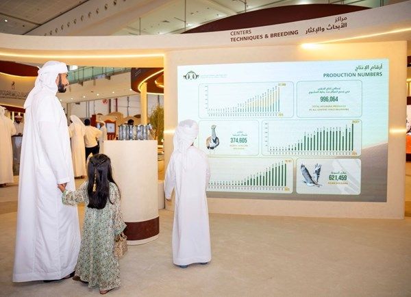«الدولي للحفاظ على الحبارى» يستعرض أبرز إنجازاته في «أبوظبي للصيد والفروسية»