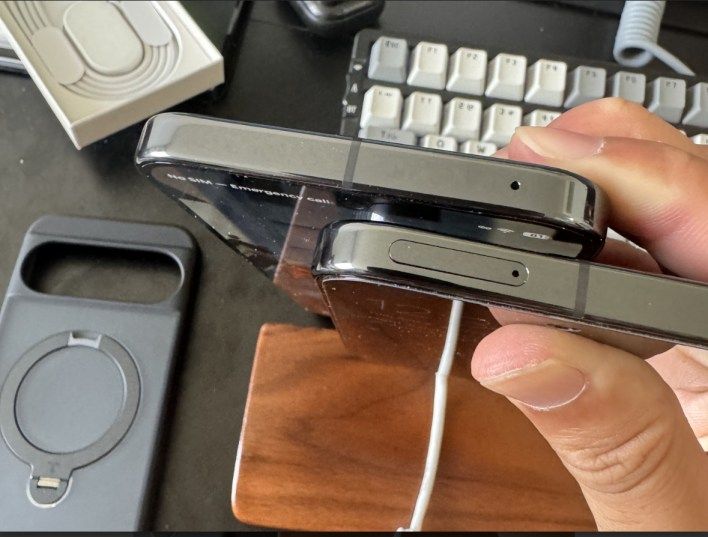 تكنولوجيا: عملاء في أمريكا يتلقون هواتف Pixel 10 بفتحات SIM بعد الاستبدال