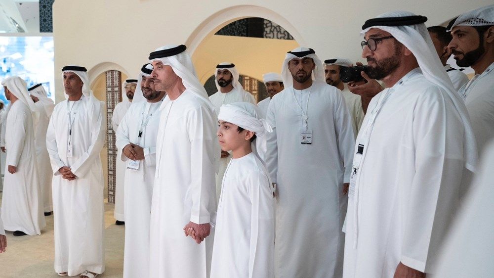 هزاع بن زايد يزور معرض أبوظبي الدولي للصيد والفروسية