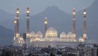 هبوط طائرة في مطار صنعاء