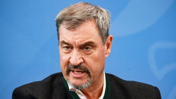 سياسي ألماني بارز يعلّق على احتمال نشر جنود في أوكرانيا