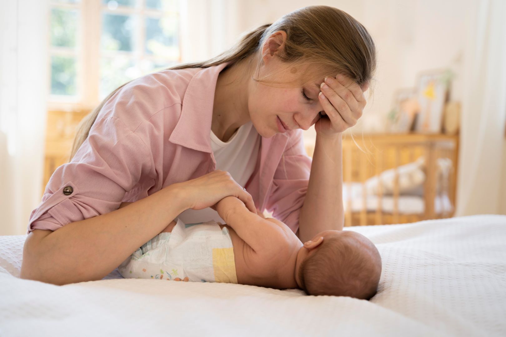 لماذا يبكي رضيعكِ أثناء التبوُّل في شهوره الثلاثة الأولى؟