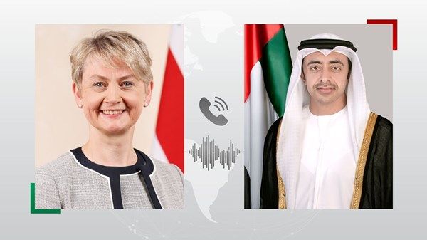 عبدالله بن زايد يهنئ وزيرة خارجية بريطانيا ويبحثان تعزيز العلاقات بين البلدين