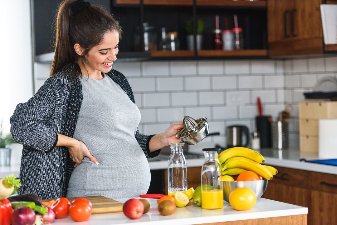 الفرق بين أعراض الحمل الطبيعية والأخرى الخطيرة.. احذري من مضاعفاتها 