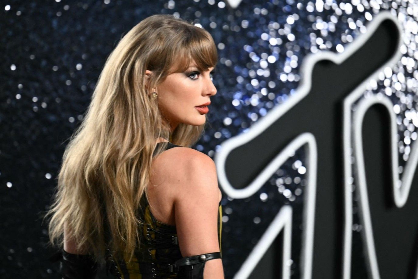 رغم منافستها في ترشيحات جوائز MTV VMA.. تايلور سويفت غائبة عن الحفل