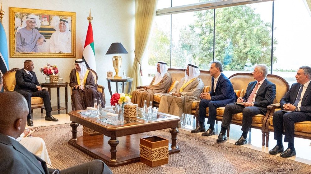 حاكم رأس الخيمة يستقبل رئيس بوتسوانا