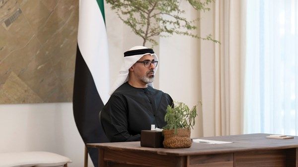 نيابة عن رئيس الدولة.. ولي عهد أبوظبي يشارك في أعمال القمة الافتراضية لقادة دول مجموعة «بريكس»