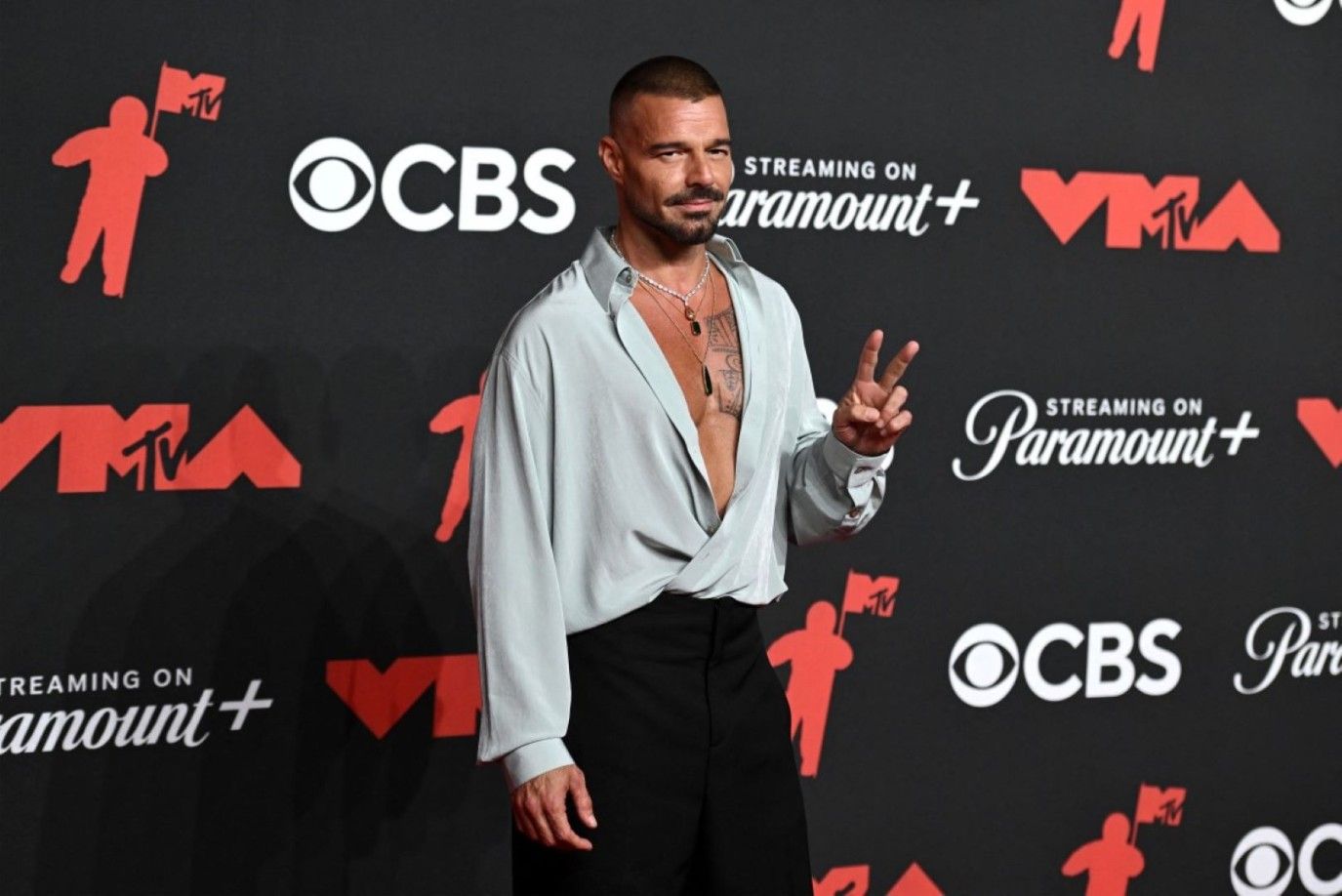 مع انطلاق حفل توزيع جوائز MTV VMAs.. النجوم يستعرضون الأناقة والفخامة على السجادة الحمراء