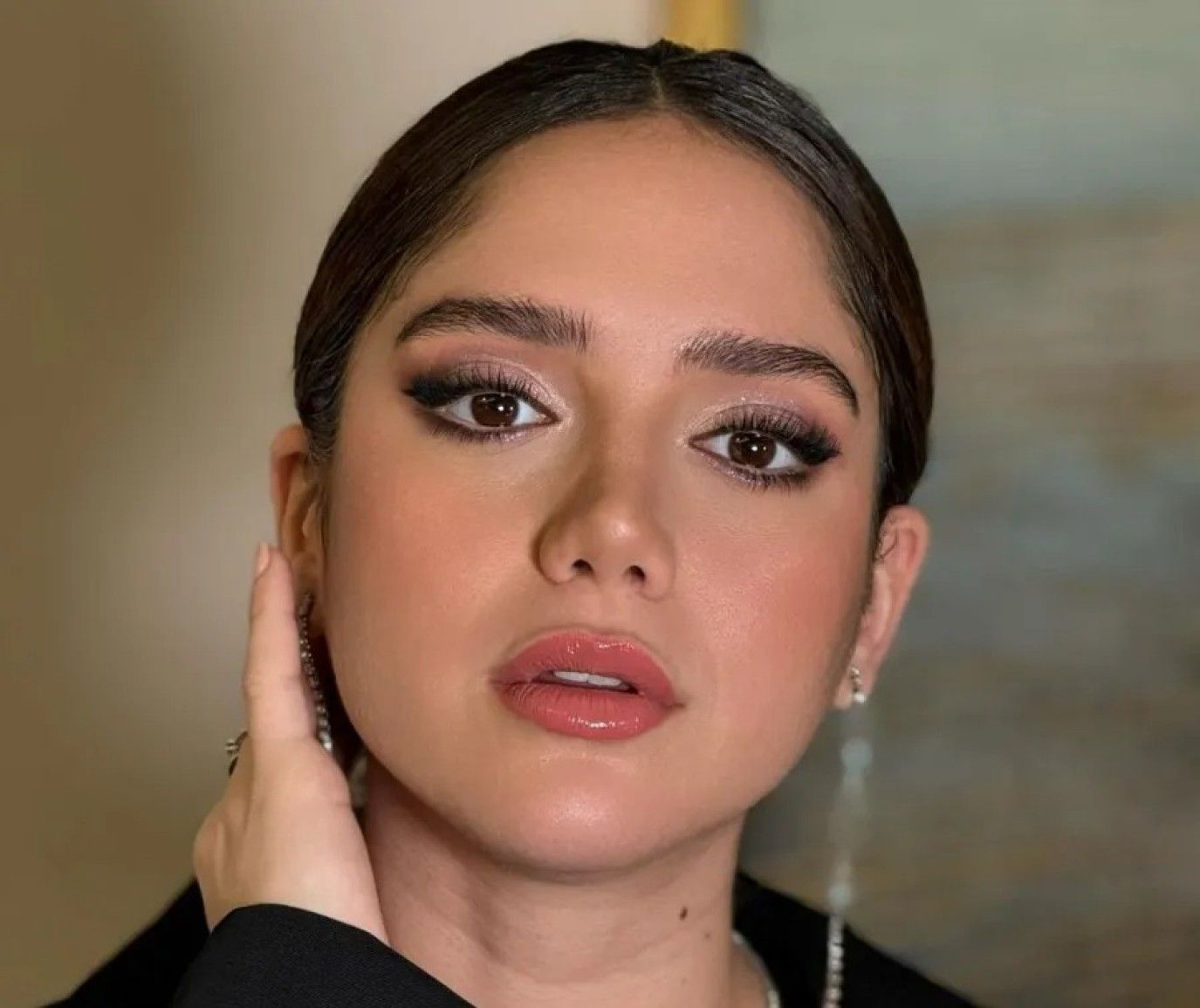 طبيب رنا رئيس يكشف كواليس 6 ساعات داخل غرفة العمليات
