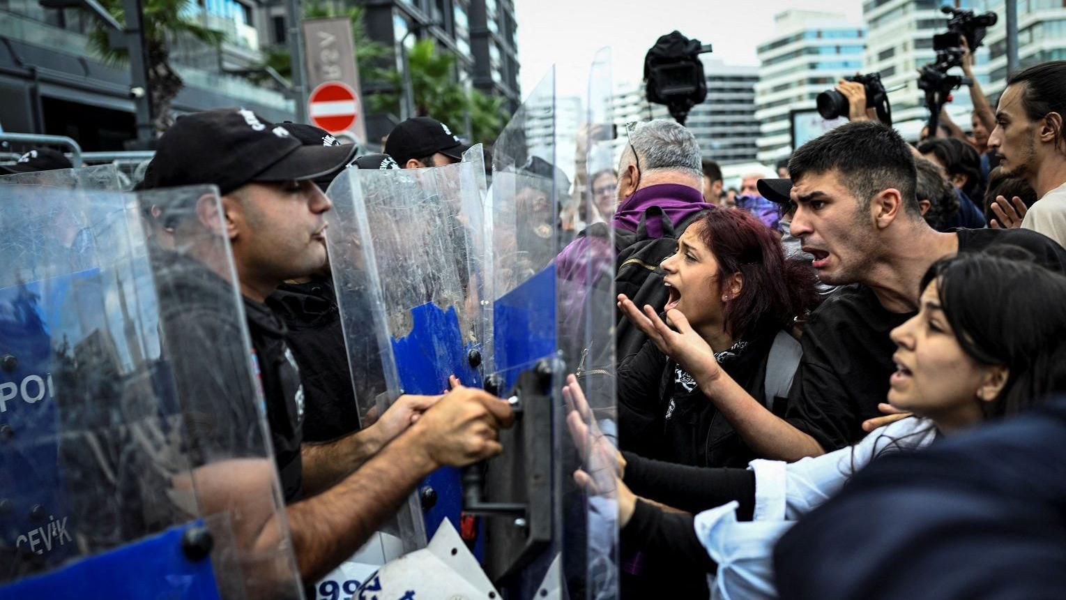 أزمة قيادة في حزب المعارضة التركي تكشف عمق الانقسام السياسي