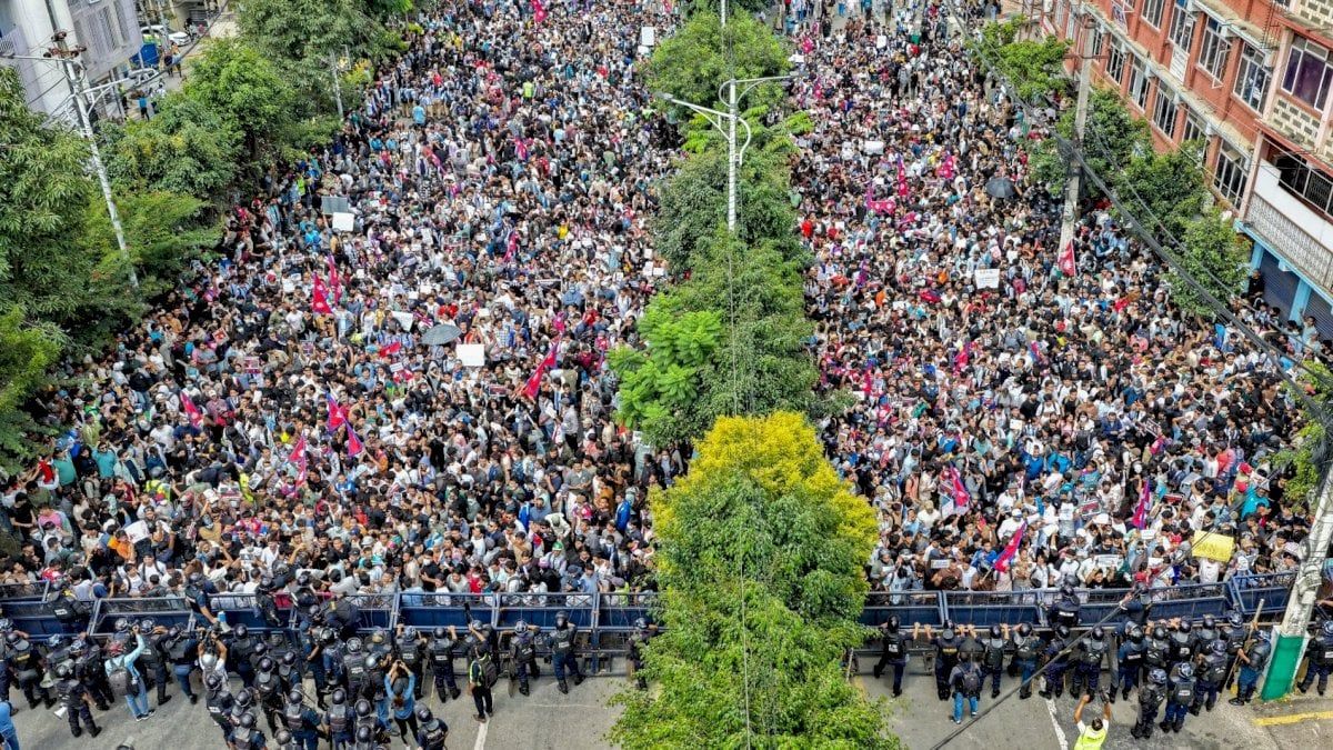 حظر مواقع السوشيال ميديا يفجر ثورة في نيبال (فيديو)