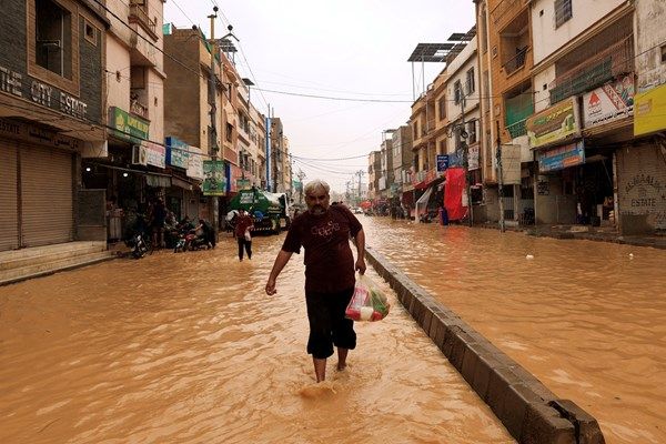 باكستان تكثف الجهود لمواجهة خطر الفيضانات