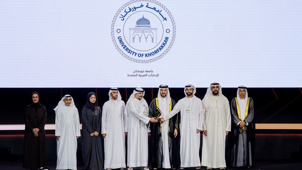 سلطان بن أحمد يكرّم الفائزين بجائزة الشارقة للاتصال الحكومي الـ12