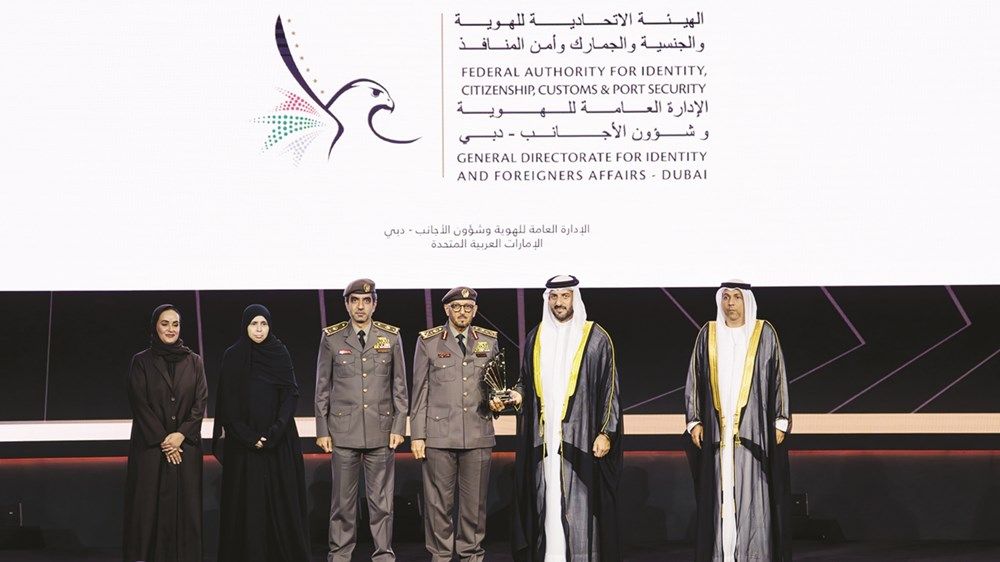 سلطان بن أحمد يكرّم الفائزين بجائزة الشارقة للاتصال الحكومي الـ12