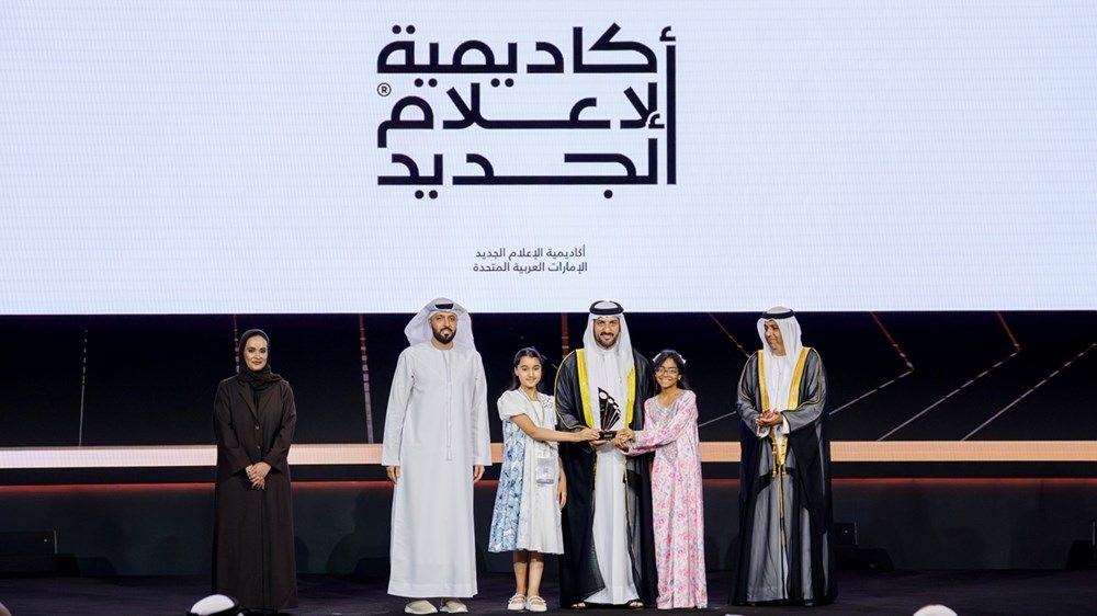 سلطان بن أحمد يكرّم الفائزين بجائزة الشارقة للاتصال الحكومي الـ12