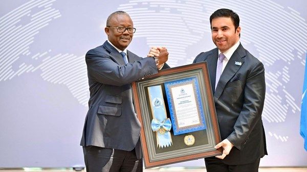 رئيس غينيا بيساو أول رئيس دولة أفريقية منذ 100 عام يحصل على أرفع تكريم من الإنتربول