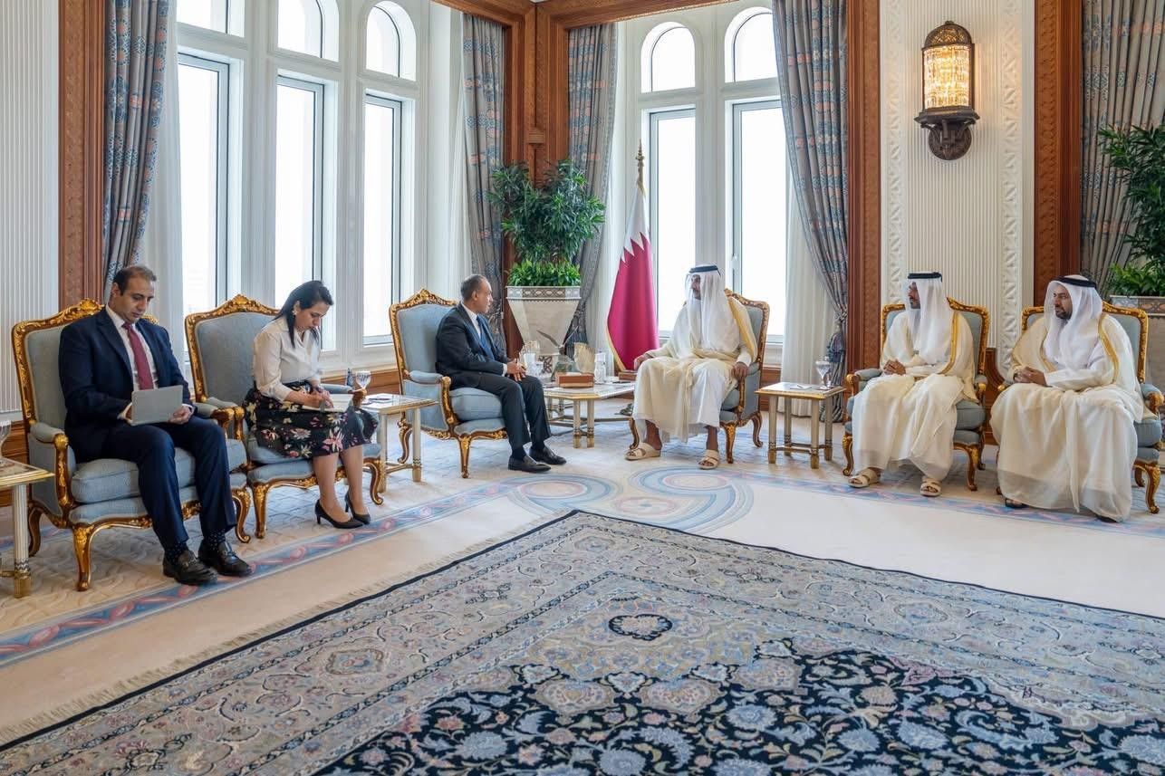 بالصور: تفاصيل لقاء أمير قطر مع وزير الخارجية المصري بالدوحة