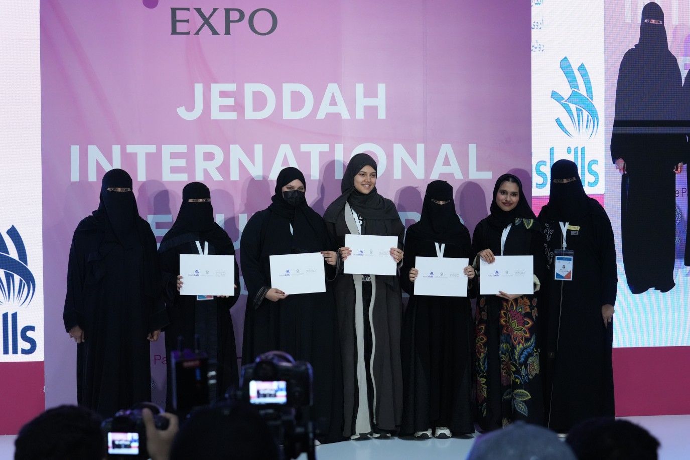 معرض جدة الدولي للجمال يختتم أيامه بإعلان الفائزات في المسابقة الوطنية