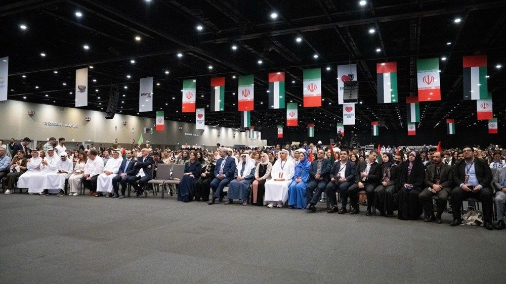 نهيان بن مبارك يشهد احتفال الإمارات بأبناء الجالية الإيرانية