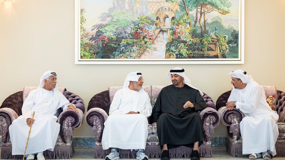 رئيس الدولة يقدم واجب العزاء في وفاة حسين خانصاحب