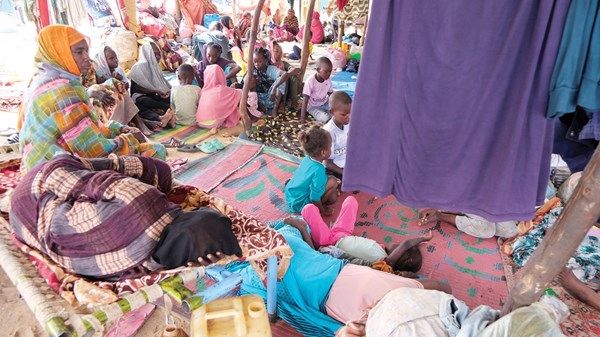 الإمارات تؤكد ضرورة استعادة السلام والأمن في السودان