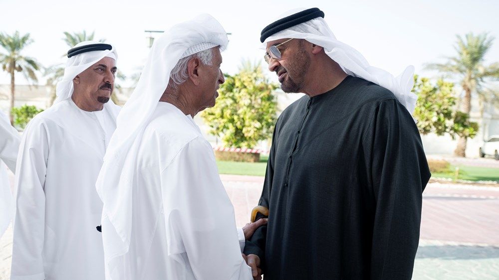 رئيس الدولة يقدم واجب العزاء في وفاة حسين خانصاحب