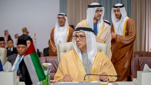 نيابة عن رئيس الدولة.. منصور بن زايد يشارك في القمتين الخليجية والعربية الإسلامية في الدوحة